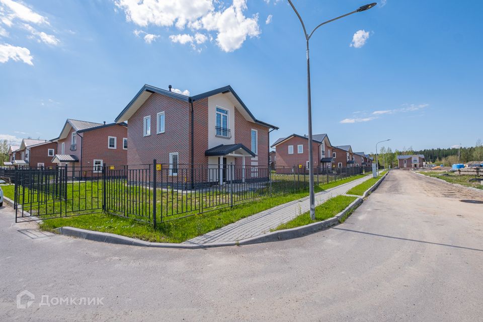 Дачные посёлки бизнес-класса под Питером дорожают на 40 % в год